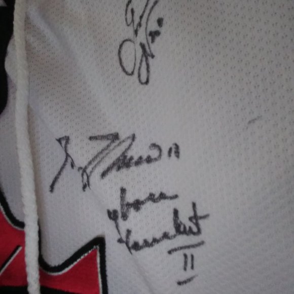 Canadian National Railways Signed Official Hockey Jersey.Size L. - Picture 4 of 11